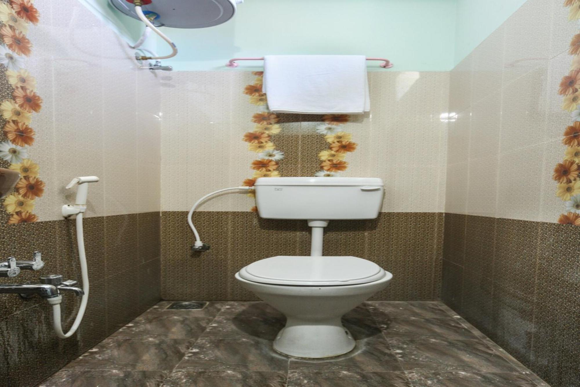 Oyo Modern Guest House Chennai Luaran gambar